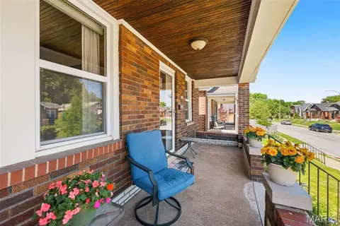 Exterior - 5454 Gresham Ave, Saint Louis, MO 63109 photo 3 of 15