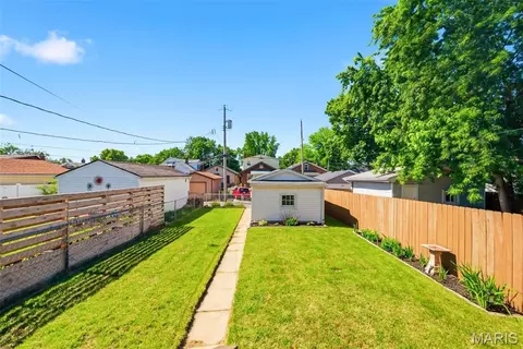Exterior - 5454 Gresham Ave, Saint Louis, MO 63109 photo 5 of 15