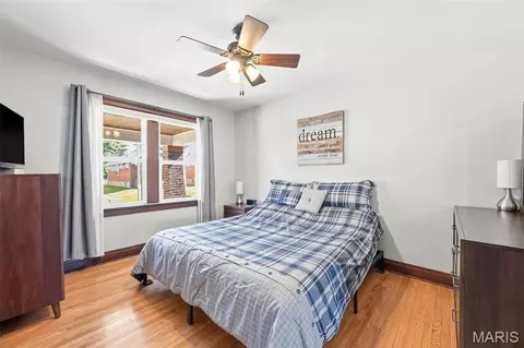 Bedroom - 5454 Gresham Ave, Saint Louis, MO 63109 photo 1 of 6
