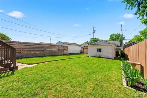 Exterior - 5454 Gresham Ave, Saint Louis, MO 63109 photo 7 of 15