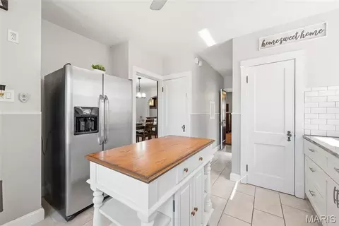 Kitchen - 5454 Gresham Ave, Saint Louis, MO 63109 photo 3 of 5