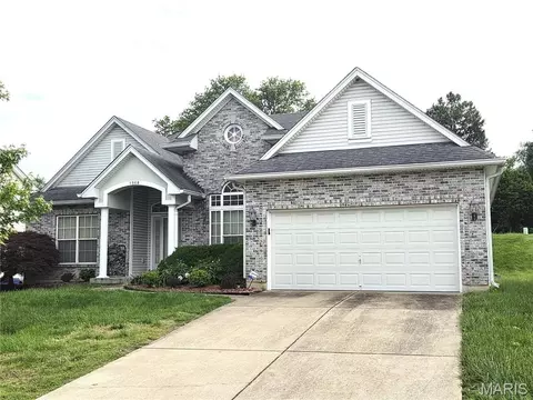 1968 Timberwood Crossing Dr, Florissant, MO 63031