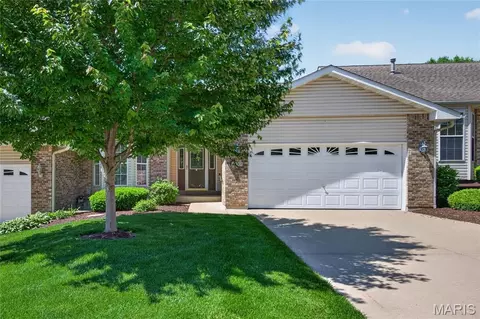 2917 Mac Arthur Dr #30, Saint Charles, MO 63301