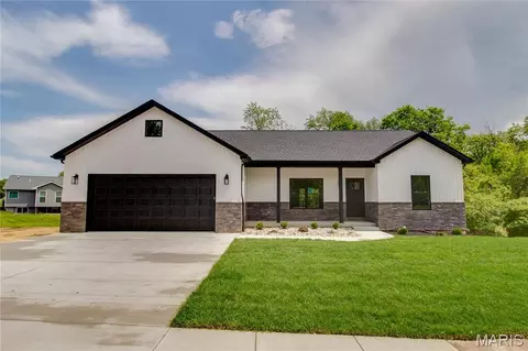 1041 Grafton Hills Dr, Grafton, IL 62037