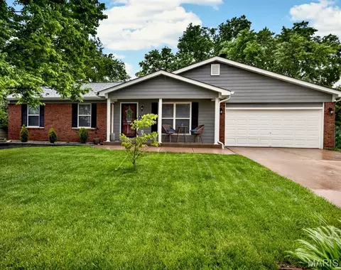 822 Haversham Dr, Saint Charles, MO 63304