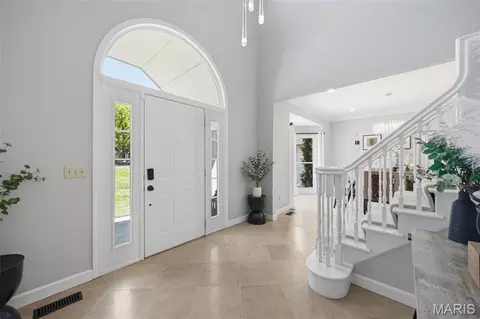 Entry Way - 407 Berringer Pl, Ballwin, MO 63021 photo 1 of 3