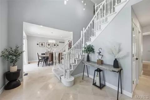 Entry Way - 407 Berringer Pl, Ballwin, MO 63021 photo 2 of 3