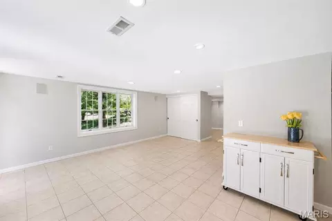 Living - 407 Berringer Pl, Ballwin, MO 63021 photo 6 of 6