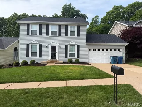 523 Rosewell Ct, Ballwin, MO 63021