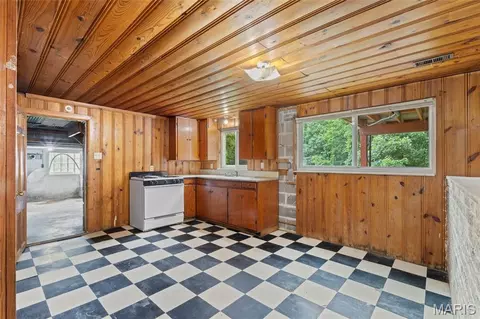 Kitchen - 1630 Ridge Trl, Arnold, MO 63010 photo 3 of 3