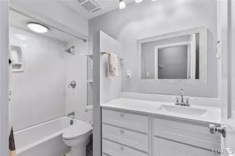 Bath - 1630 Ridge Trl, Arnold, MO 63010 photo 1 of 3
