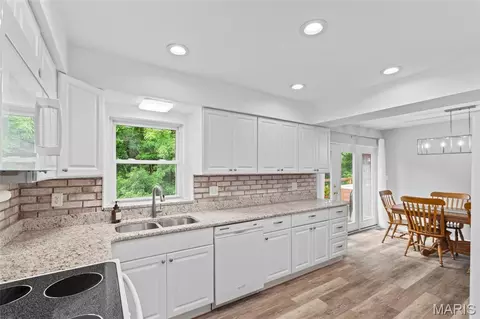 Kitchen - 1630 Ridge Trl, Arnold, MO 63010 photo 2 of 3