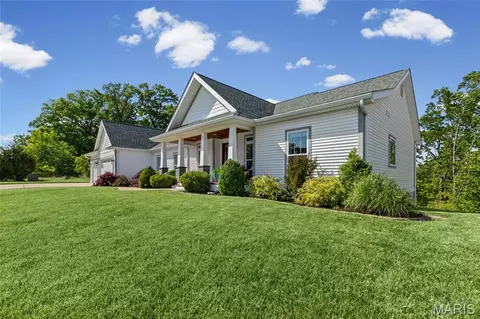Exterior - 2270 Valleyview Dr, Barnhart, MO 63012 photo 2 of 5