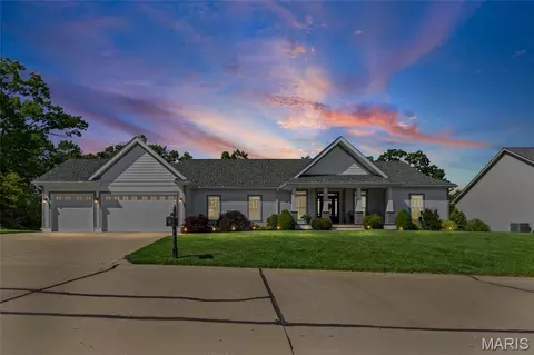 2270 Valleyview Dr, Barnhart, MO 63012