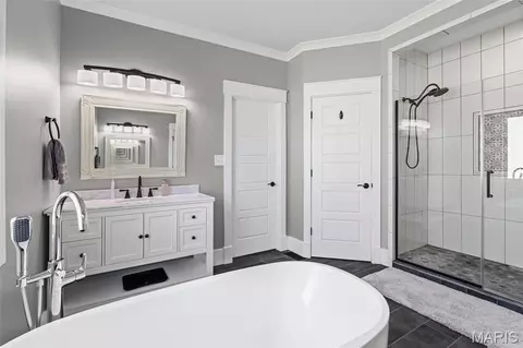 Bath - 2270 Valleyview Dr, Barnhart, MO 63012 photo 5 of 7