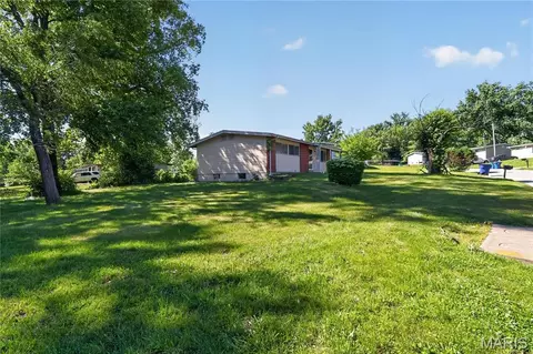 10336 Deem Dr, Saint Louis, MO 63136