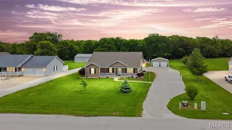 1239 Witt Mill Rd, Jerseyville, IL 62052