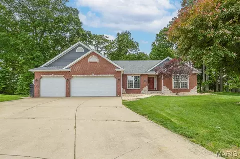 2452 Calico Ln, Maryville, IL 62062