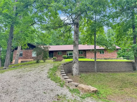 635 E Villa Ridge Rd, Villa Ridge, MO 63089