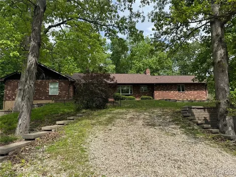 635 E Villa Ridge Rd, Villa Ridge, MO 63089