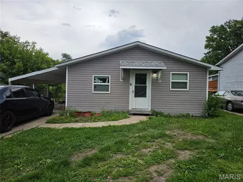 436 Southard Pl, South Roxana, IL 62087