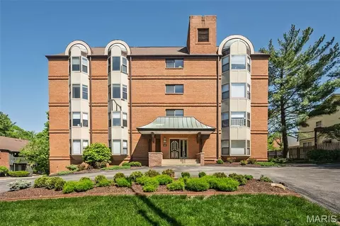 415 W Jefferson Ave #301, Kirkwood, MO 63122