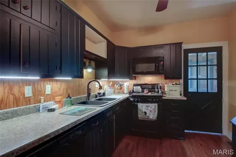 Kitchen - 3115 Pleasant St, Hannibal, MO 63401 photo 3 of 3