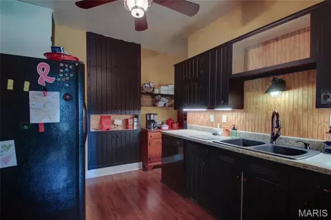 Kitchen - 3115 Pleasant St, Hannibal, MO 63401 photo 2 of 3