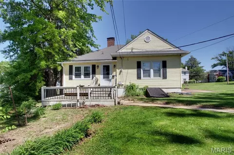Exterior - 3115 Pleasant St, Hannibal, MO 63401 photo 1 of 3