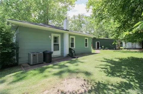 Exterior - 1121 Wolf Hollow Rd, Imperial, MO 63052 photo 2 of 7