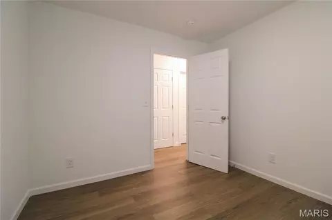Bedroom - 1121 Wolf Hollow Rd, Imperial, MO 63052 photo 2 of 5