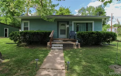 1121 Wolf Hollow Rd, Imperial, MO 63052