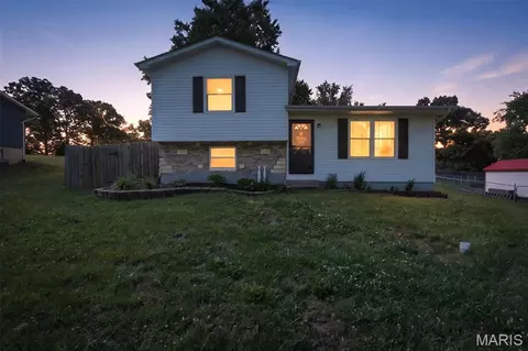 505 Rathburn St, De Soto, MO 63020