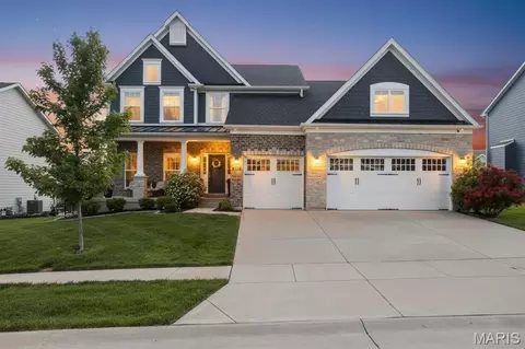 1233 Fienup Lake Dr, Chesterfield, MO 63005