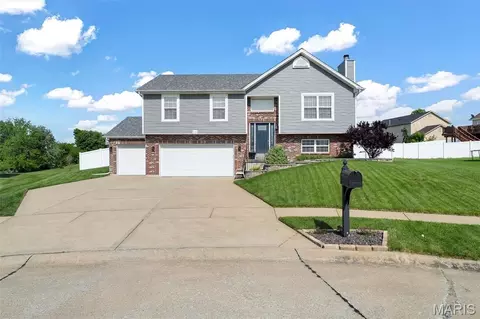 515 Hickory Post Dr, Wentzville, MO 63385