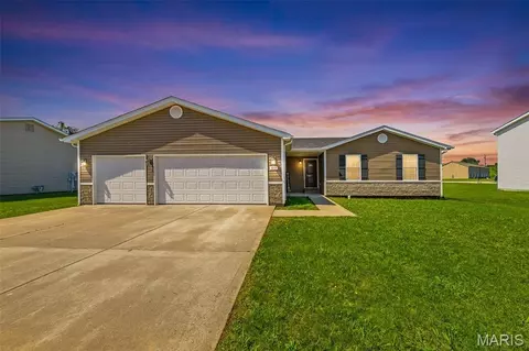 411 Edwin Dr, Dupo, IL 62239