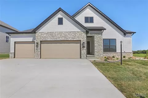 3114 Ashville Dr, Glen Carbon, IL 62034