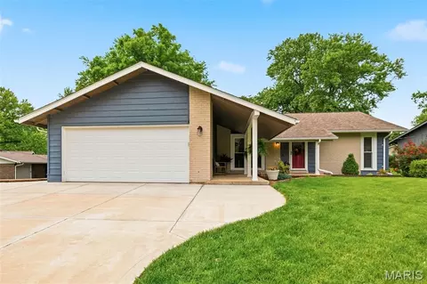 14632 Laketrails Ct, Chesterfield, MO 63017