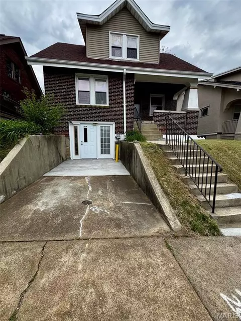 2830 Hampton Ave, Saint Louis, MO 63139