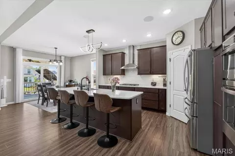 Entry Way - 618 Strathclyde Dr, O'fallon, MO 63368 photo 4 of 10