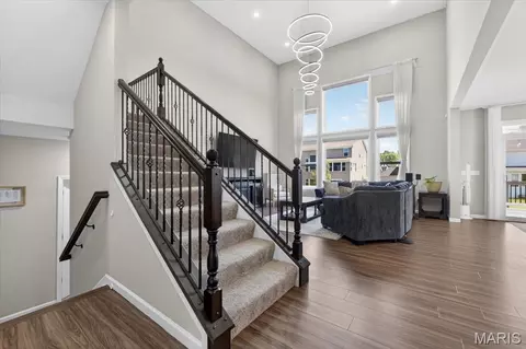 Entry Way - 618 Strathclyde Dr, O'fallon, MO 63368 photo 9 of 10