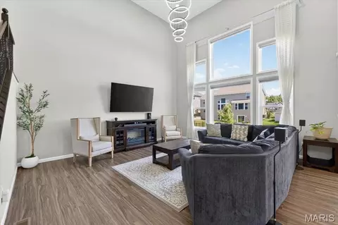 Living - 618 Strathclyde Dr, O'fallon, MO 63368 photo 3 of 3