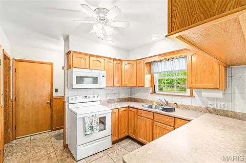 Kitchen - 4450 Highway C, Gerald, MO 63037 photo 2 of 4
