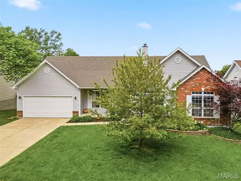1387 Norwood Hills Dr, O'fallon, MO 63366