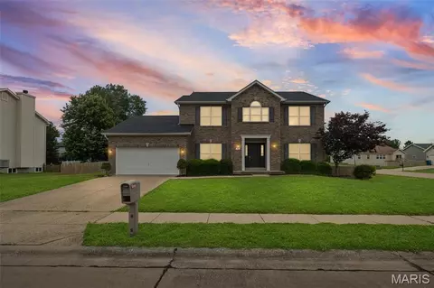 318 Edbrooke Dr, Belleville, IL 62221