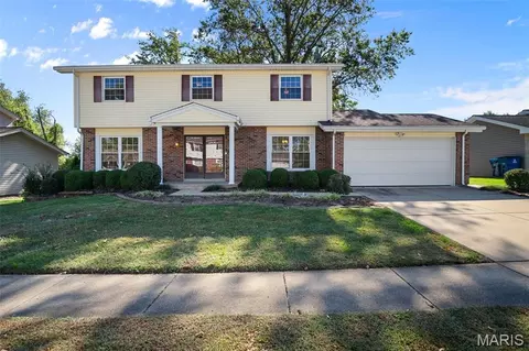15486 Hitchcock Rd, Chesterfield, MO 63017