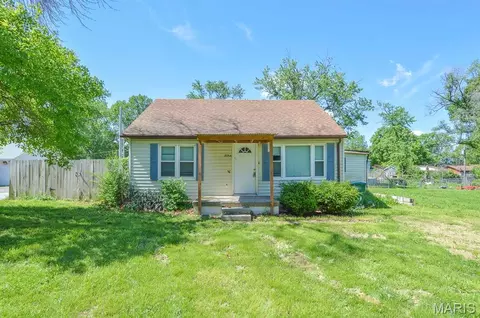2054 Sandy Ridge Rd, Cahokia, IL 62206