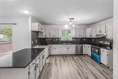 1006 Camino Ct, Cape Girardeau, MO 63701