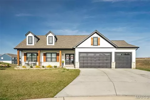 619 Schapers Ct, Moscow Mills, MO 63362
