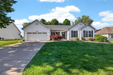 1603 Broadsword Ln, Lake Saint Louis, MO 63367